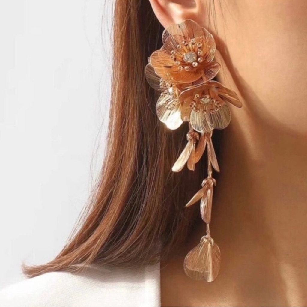 Cascade Earrings New 35$